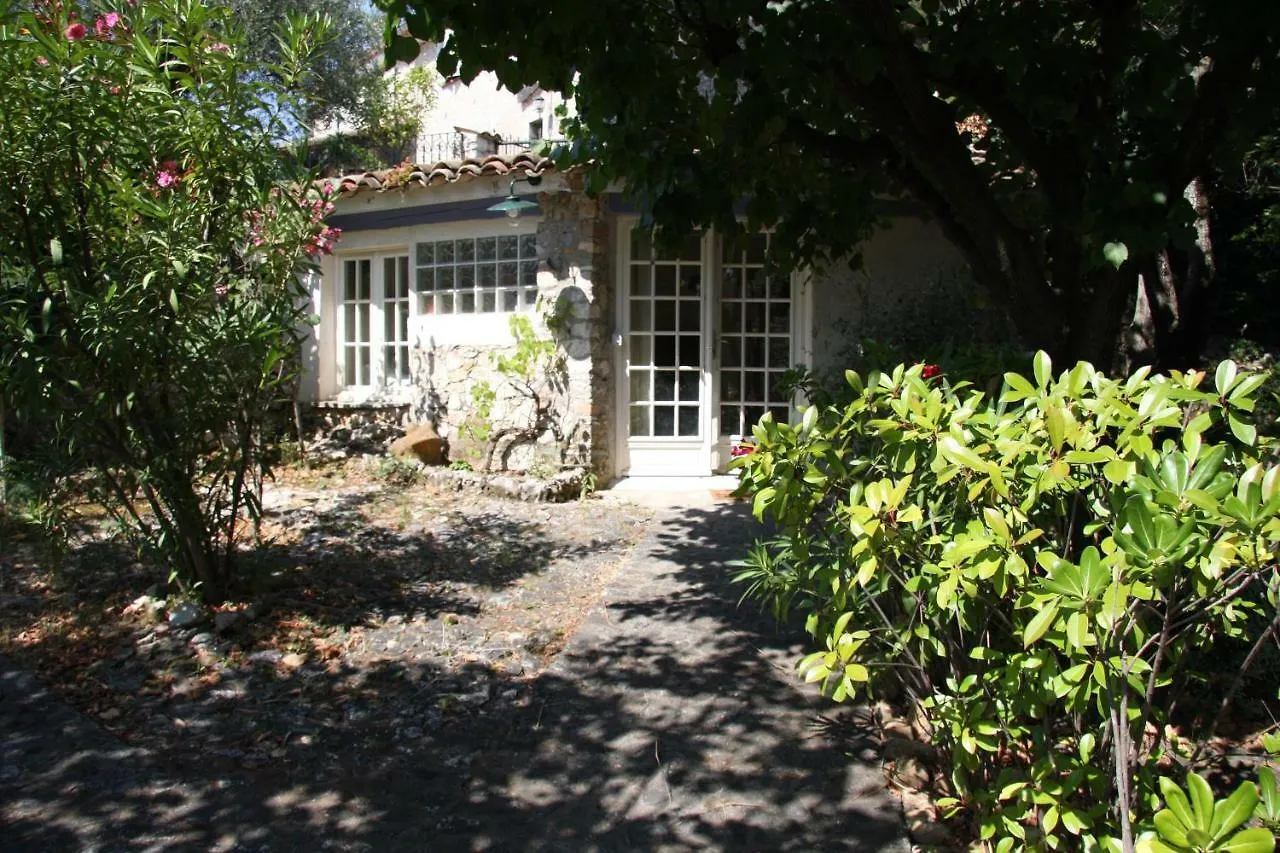 La Maison Bleue Carros Gasthof